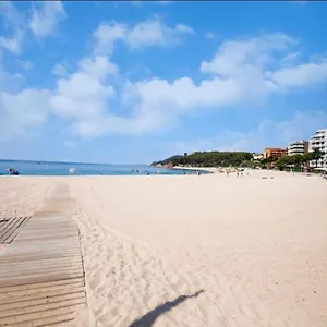 Seahomes Vacations, Beach&pool, In Fenals Apartament